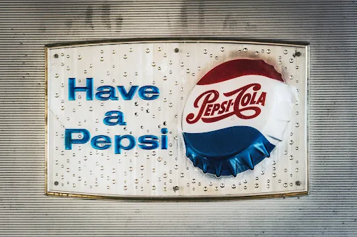 What are the Pros and Cons of Traditional Marketing?